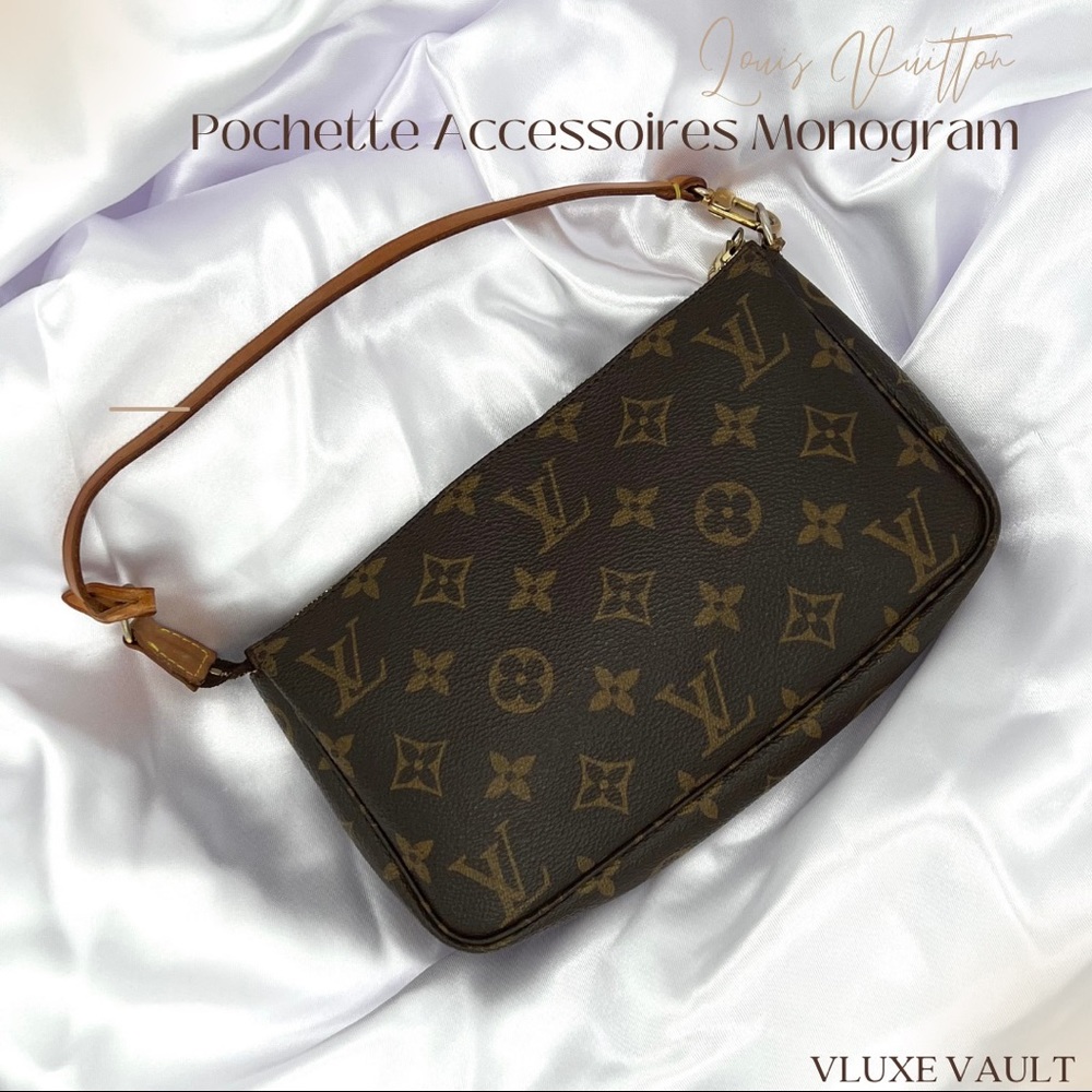 *AUTHENTIC* Louis Vuitton Monogram Pochette bag